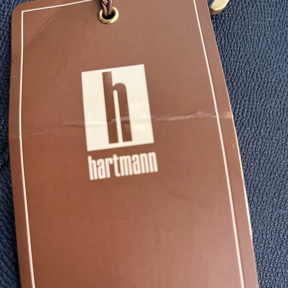 NWOT Hartmann since1877creates luxurious leather travel bags.Navy Slim Briefcase - Picture 5 of 15